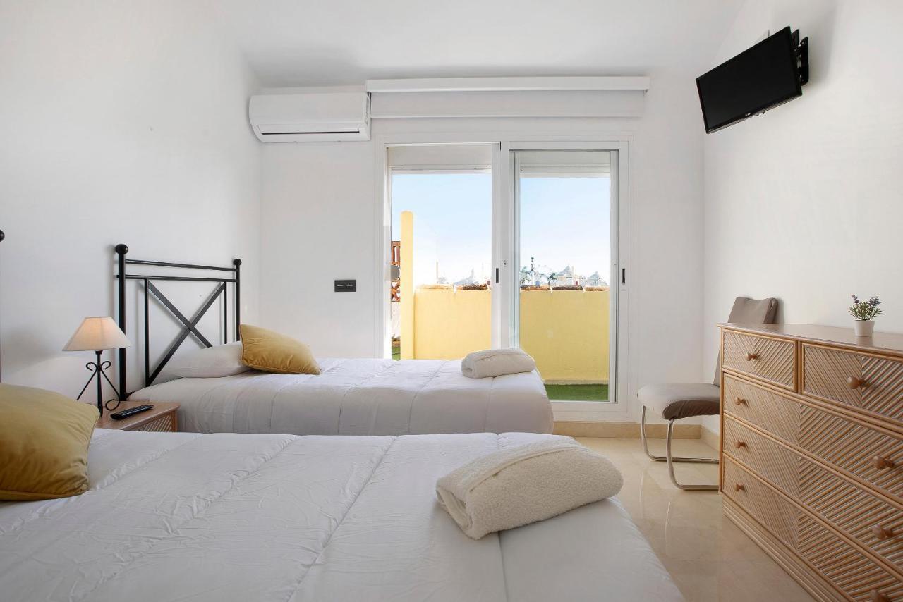 Luxury In Puerto Marina Appartement Benalmádena Buitenkant foto
